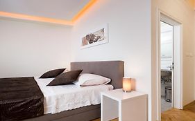 Riva Rooms